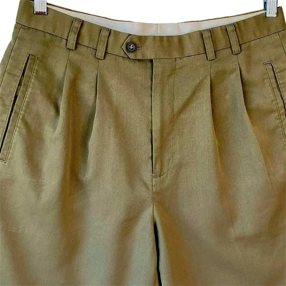 Cutter & Buck Classic Chino Golf Pleated Casual Shorts Size 33 Oyster Green - Picture 3 of 14